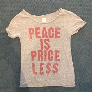 Cute everyday tee for my fellow peace lovin ladies